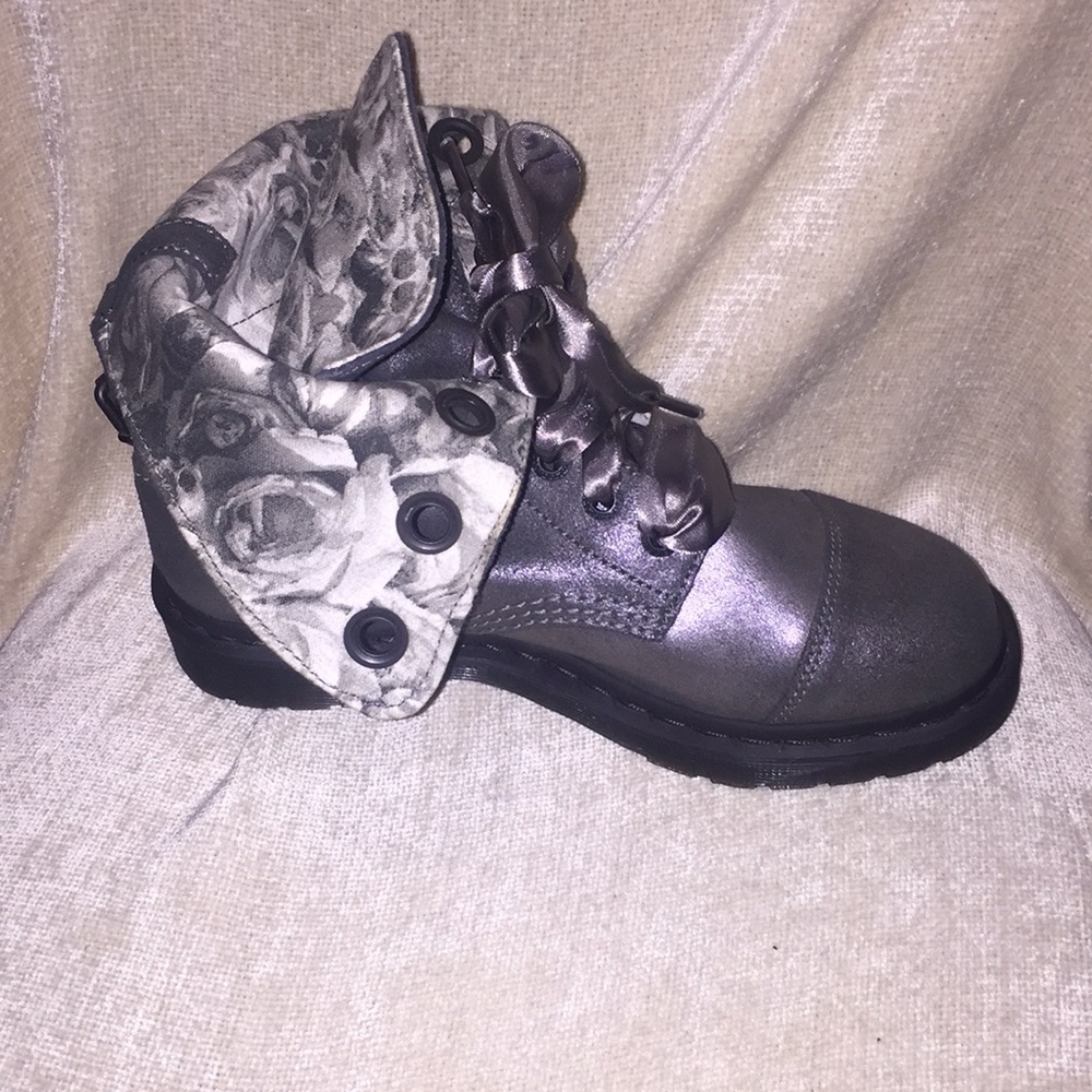 DOC MARTENS AIMILIE SIZE 8 BOOTS